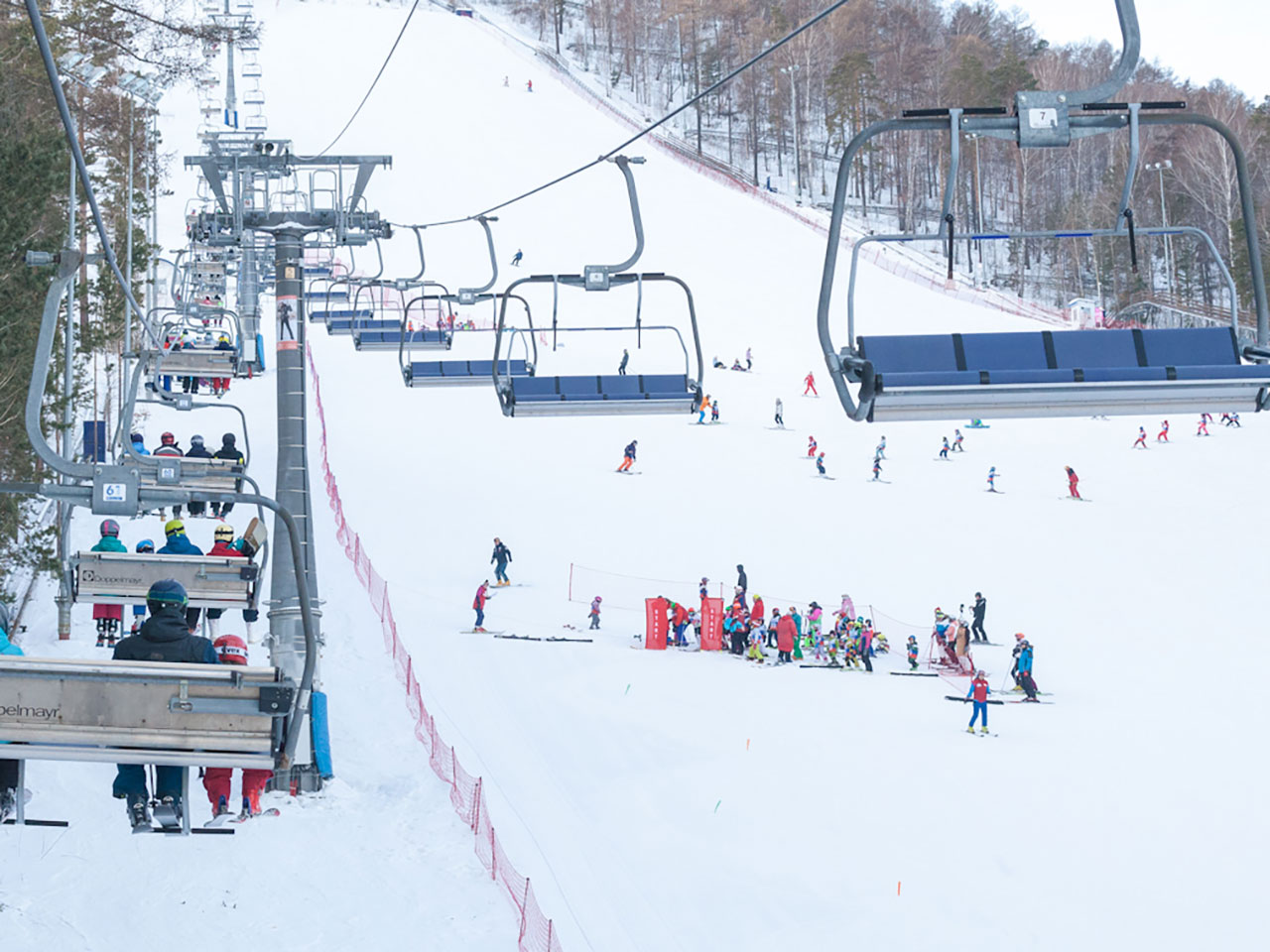 Горнолыжная трасса в красноярске. Склон красноярск. Бобровый лог красноярск сноуборд. Бобровый лог красноярск трасса. Горнолыжный красноярск бобровый лог.